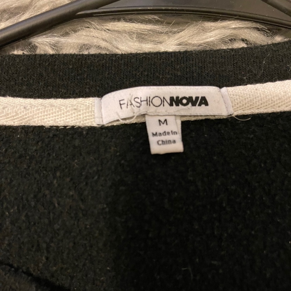 Black Fashionnova Long sleeve CropTop